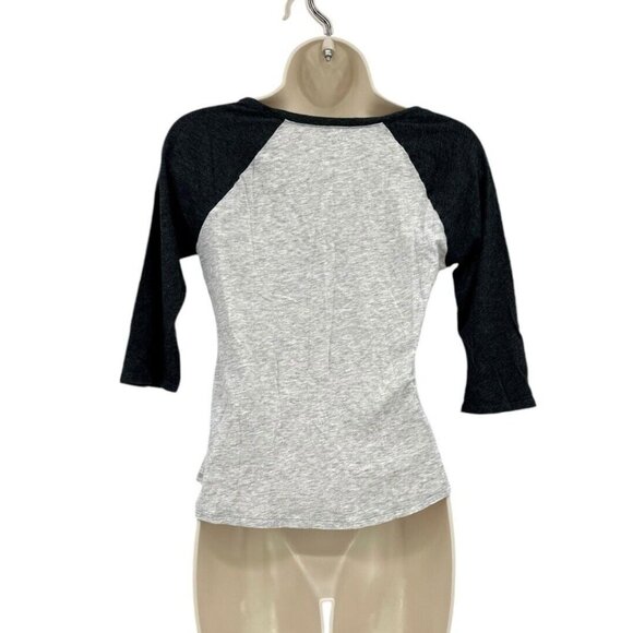 Express Womens Silver Sequin Lion Tee Size Small T-Shirt Baseball Sleeves Grey - Picture 4 of 11